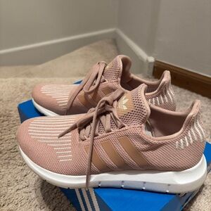 Adidas tan mesh gym shoes